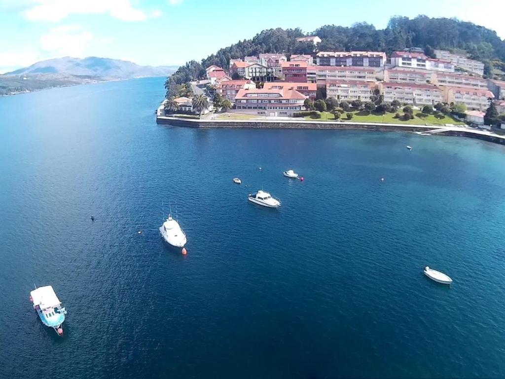 Hotel Corcubion Playa De Quenxe 外观 照片