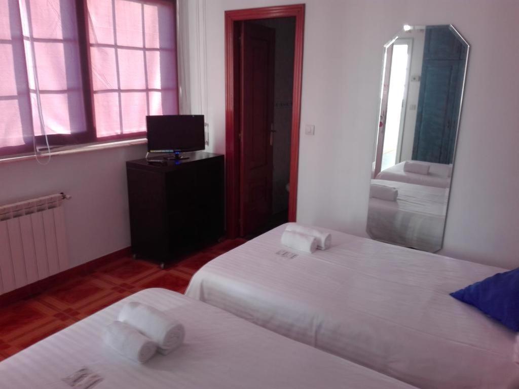 Hotel Corcubion Playa De Quenxe 客房 照片