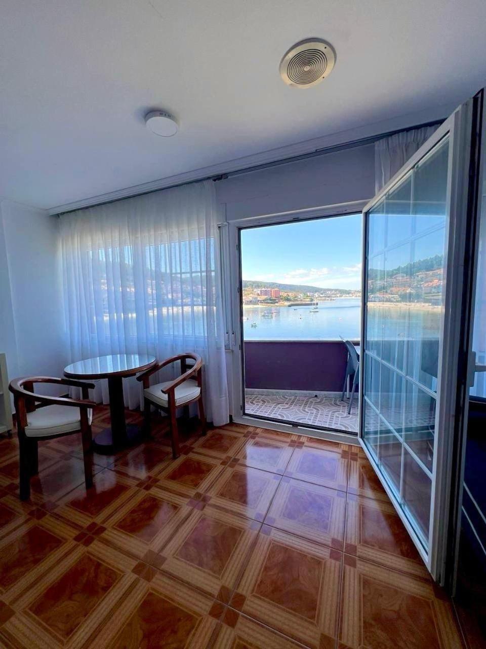 Hotel Corcubion Playa De Quenxe 客房 照片