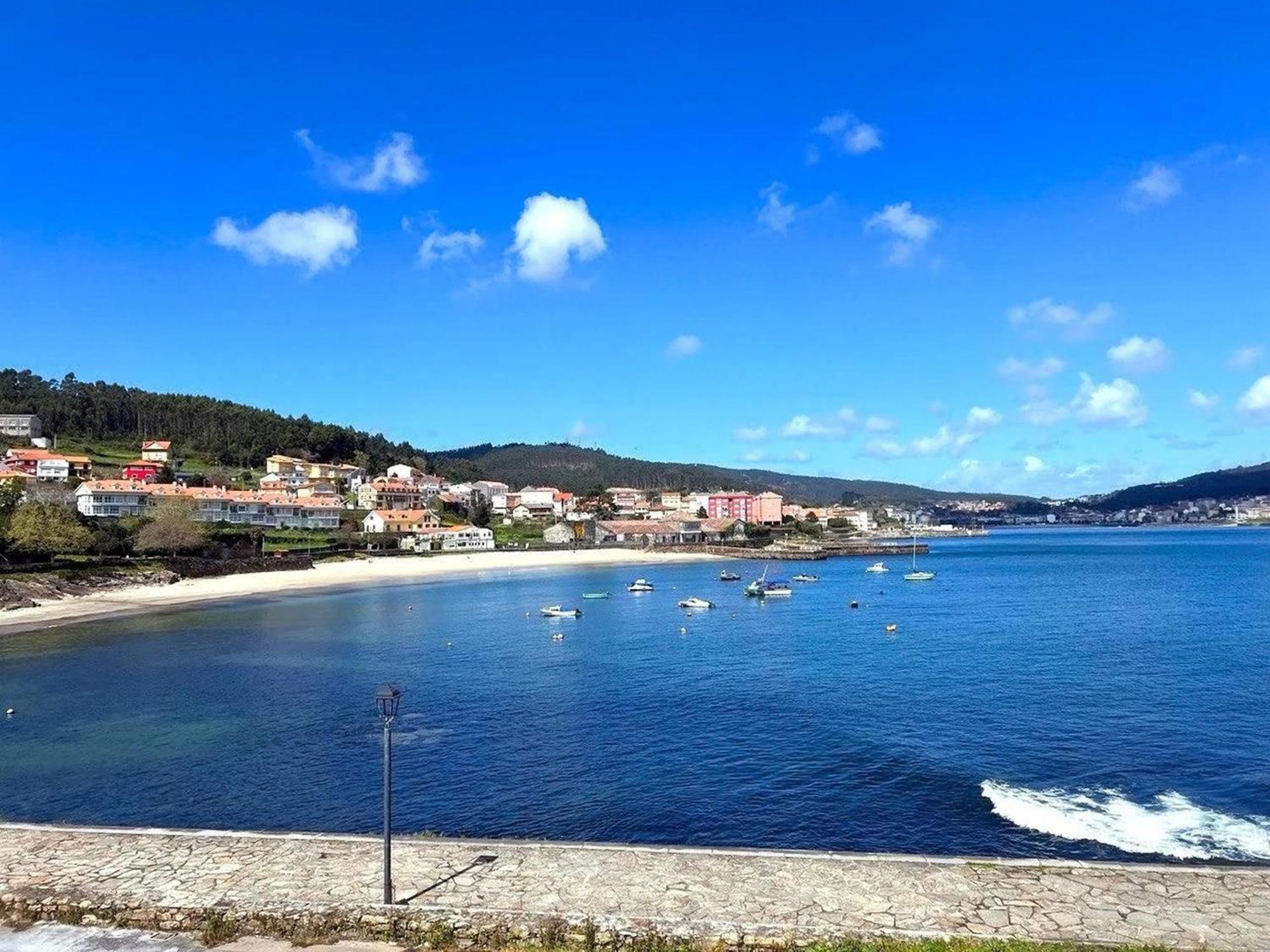 Hotel Corcubion Playa De Quenxe 客房 照片